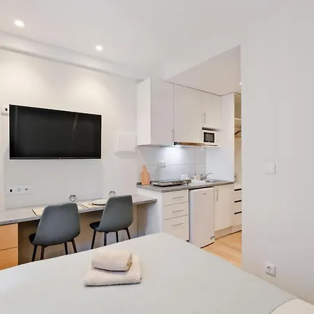 Lovely Studio Fully Equipped Near Subway N3 Lisbon Exterior photo